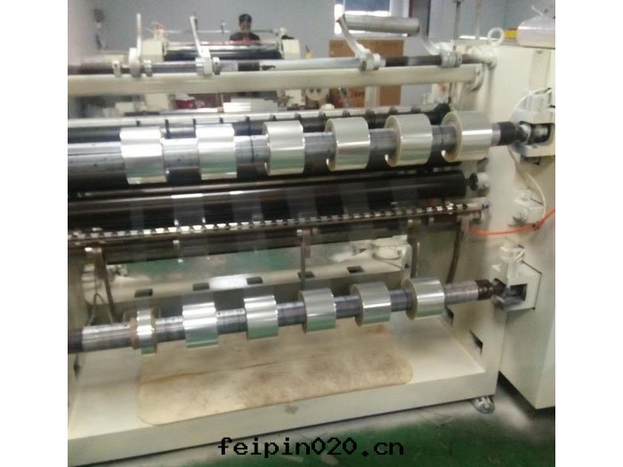 分(fēn)条(tiáo)機(jī)